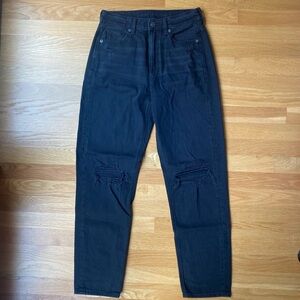 American Eagle Ripped Mom Straight Jean size 4 long